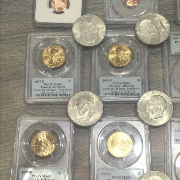 Assorted Coin Collection - Picture 16 of 16